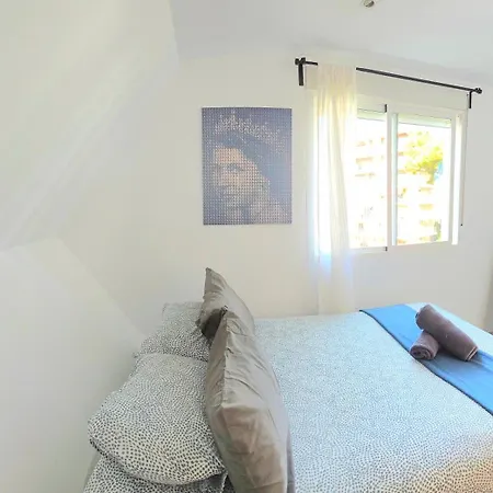 Hexagon By Namaste Elite Апартаменти