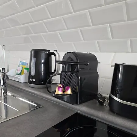 Hexagon By Namaste Elite Апартаменти *