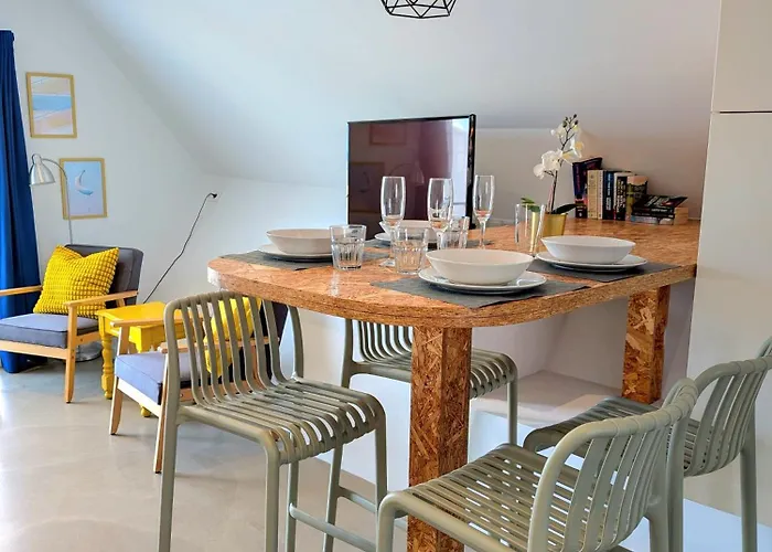 Hexagon By Namaste Elite Apartment