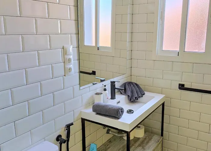 Hexagon By Namaste Elite *