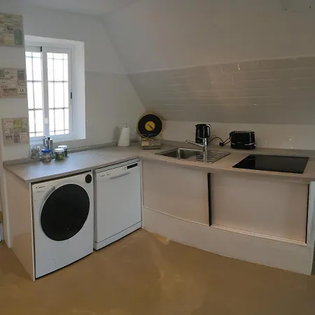 Hexagon By Namaste Elite Apartment *